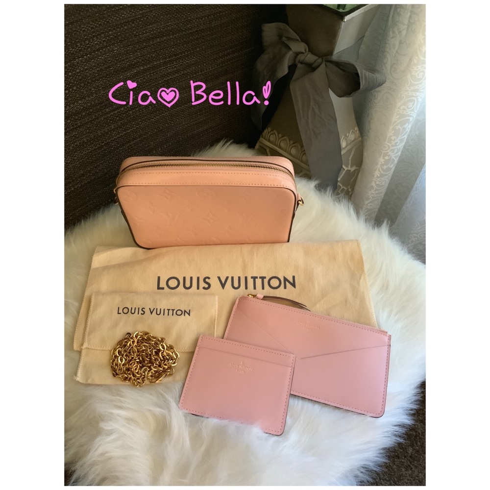🌺SOLD ON Ⓜ️🌺 Louis Vuitton Camera Pouch